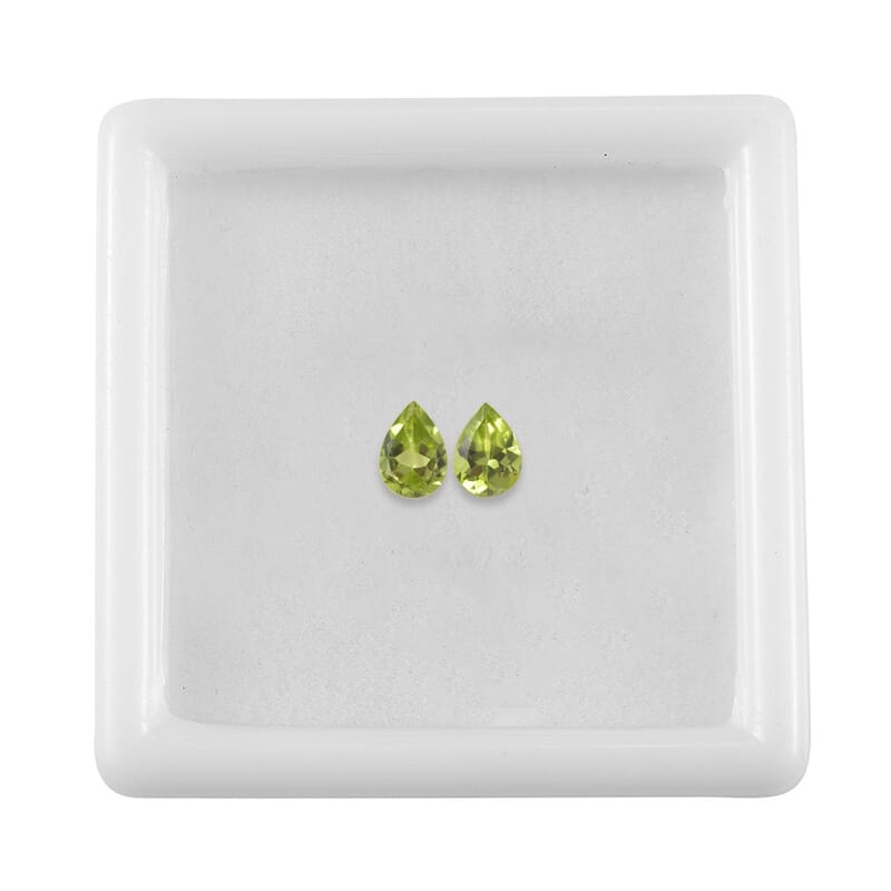 Hebei Peridot Set of 2 (Pear 7x5 mm) 1.31 ctw
