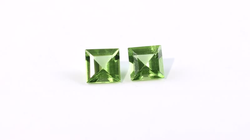 Hebei Peridot Set of 2 (Sqr 7 mm) 3.32 ctw