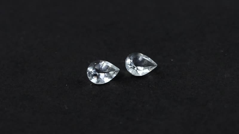 Petalite Set of 2 (Pear 7x5 mm) 1.01 ctw