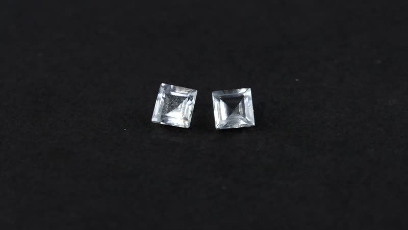 Petalite Set of 2 (Sqr 5 mm) 1.02 ctw
