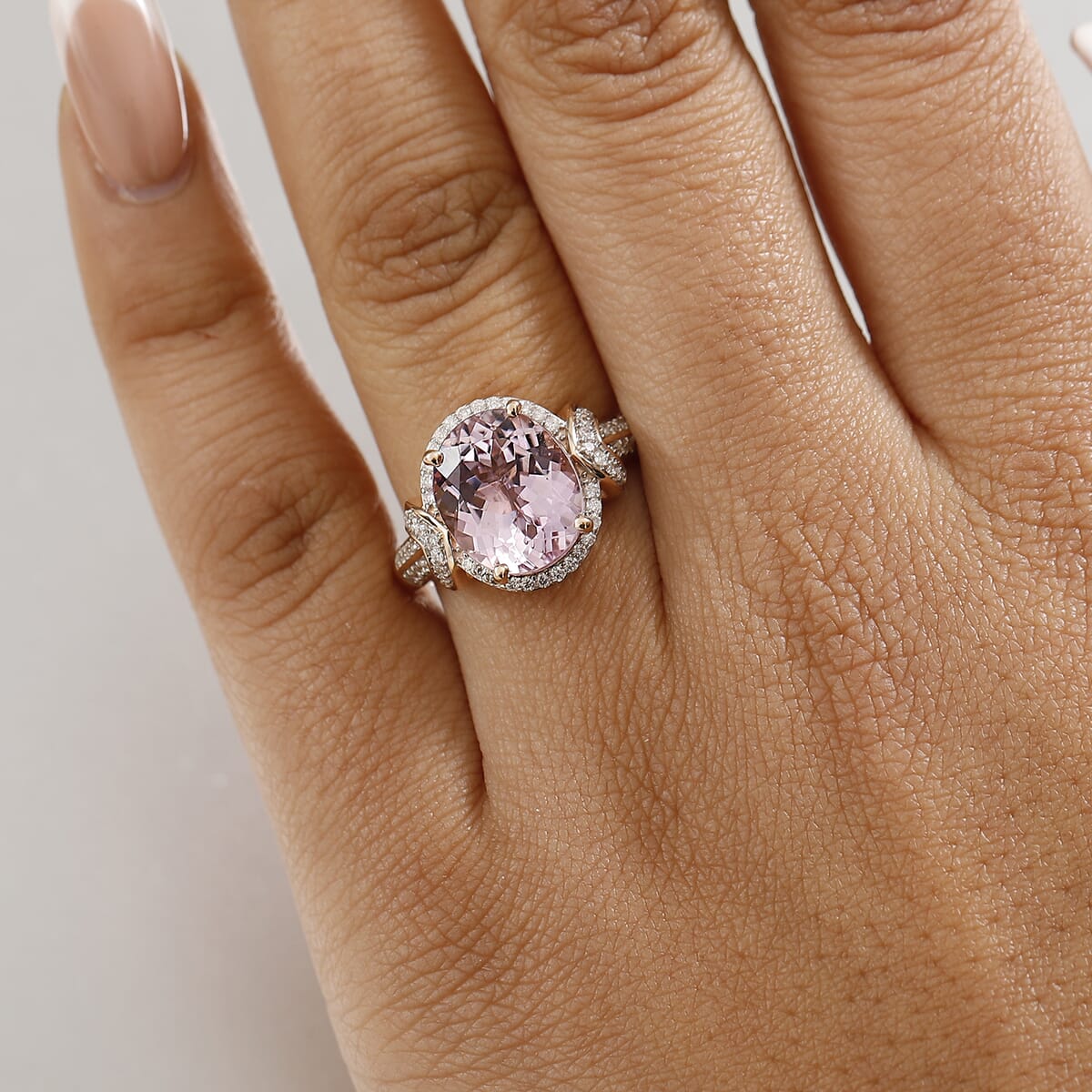 Luxoro Premium Martha Rocha Kunzite and G-H I2 Diamond 6.25 ctw Aurora Blossom Ring in 10K Rose Gold (Size  7.0) image number 2