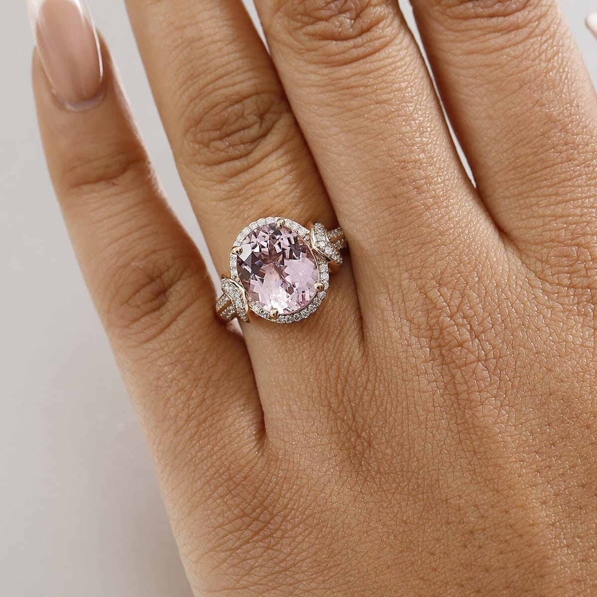 Luxoro Premium Martha Rocha Kunzite and G-H I2 Diamond 6.25 ctw Ring in 10K Rose Gold (Size 6.0) image number 2