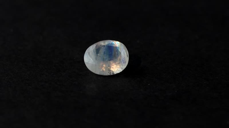 AA Rainbow Moonstone (Fancy 12x10 mm) 4.08 ctw