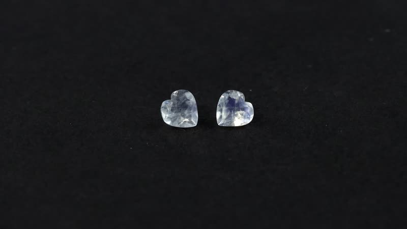AA Rainbow Moonstone Set of 2 (Heart 6 mm) 1.29 ctw