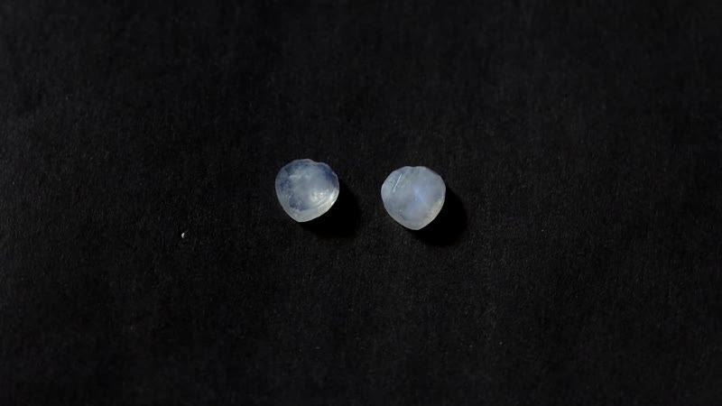 Rainbow Moonstone Set of 2 (Heart 6 mm) 1.68 ctw