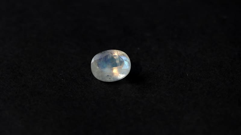AA Rainbow Moonstone (Oval 10x8 mm) 2.64 ctw