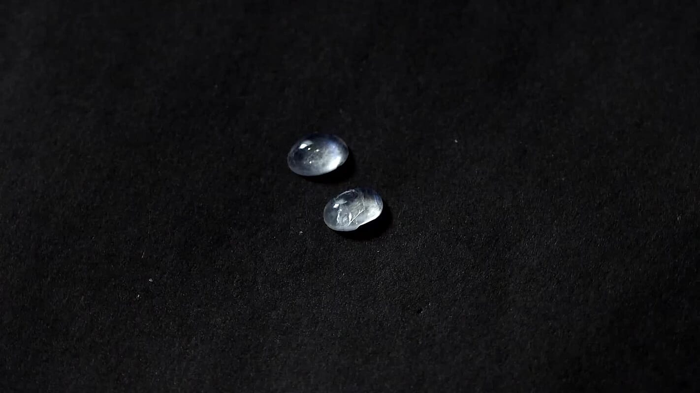 Rainbow Moonstone Set of 2 (Oval 6x4 mm) 0.72 ctw