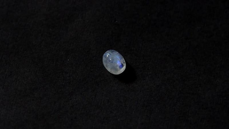 Rainbow Moonstone (Oval 8x6 mm) 1.19 ctw