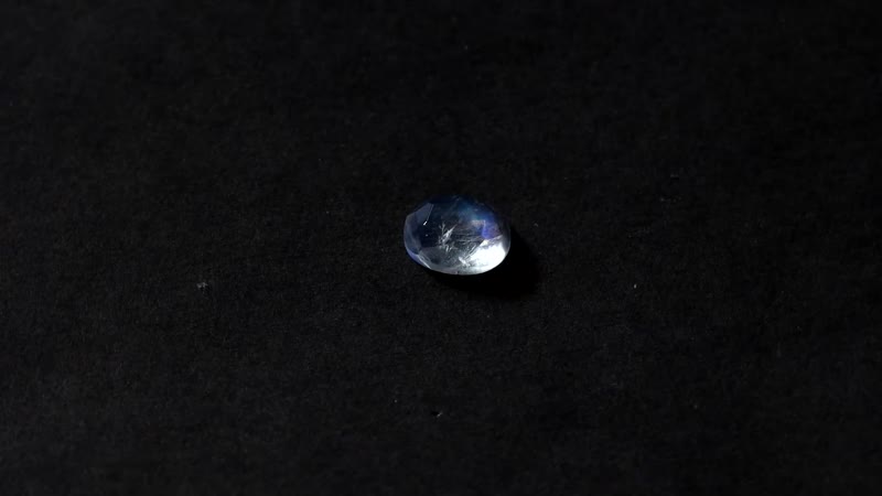 AAA Rainbow Moonstone (Oval 8x6 mm) 1.06 ctw