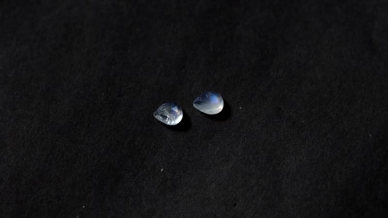 AA Rainbow Moonstone Set of 2 (Pear 5x4 mm) 0.58 ctw