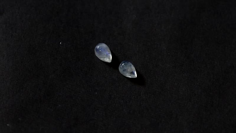 Rainbow Moonstone Set of 2 (Pear 6x4 mm) 1.10 ctw