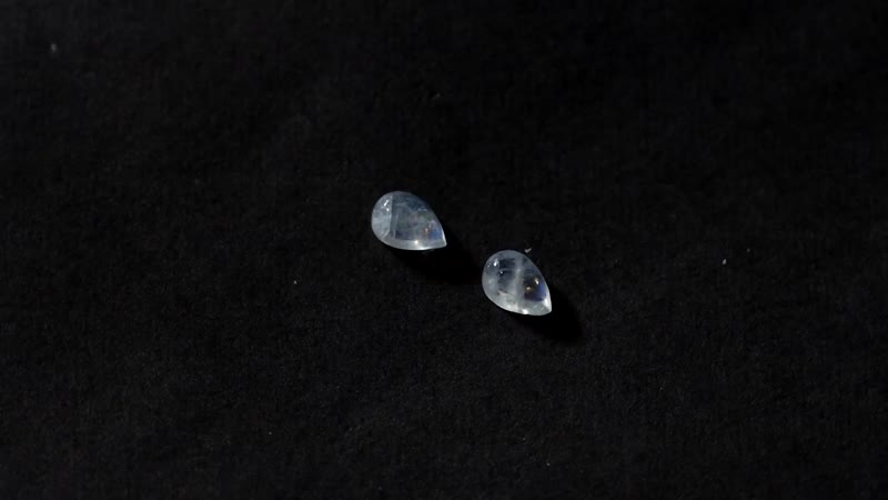 AA Rainbow Moonstone Set of 2 (Pear 6x4 mm) 0.97 ctw