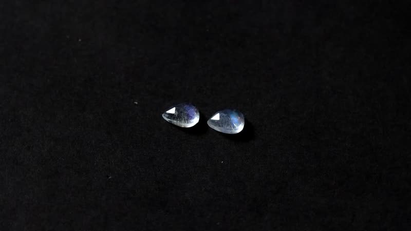AA Rainbow Moonstone Set of 2 (Pear 6x4 mm) 0.85 ctw