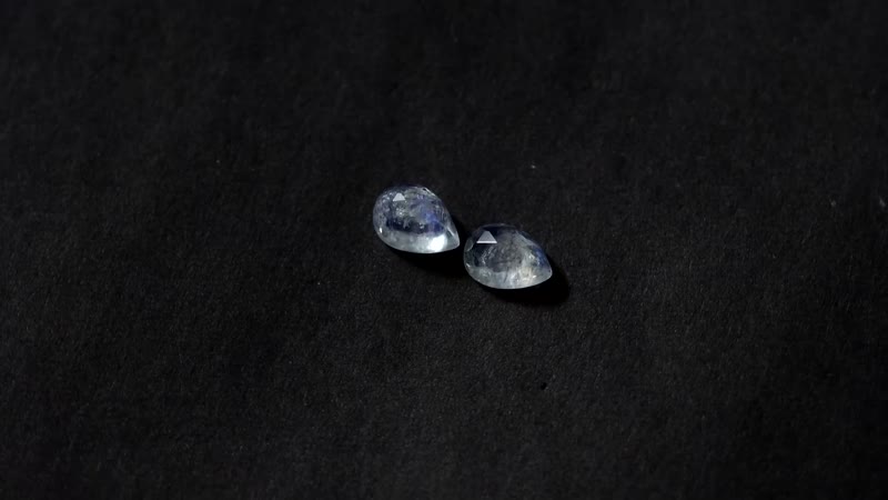 Rainbow Moonstone Set of 2 (Pear 7x5 mm) 1.38 ctw