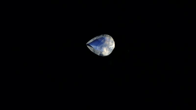 AA Rainbow Moonstone (Pear 9x7 mm) 1.40 ctw