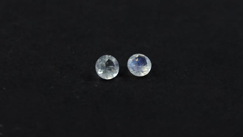 AA Rainbow Moonstone Set of 2 (Rnd 6 mm) 1.61 ctw
