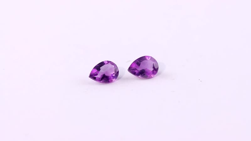 African Amethyst Set of 2 (Pear 7x5 mm) 1.17 ctw