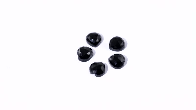 Black Onyx Set of 5 (Hrt 6 mm) 4.44 ctw