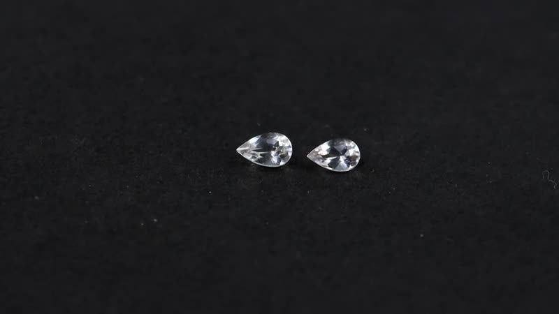 Goshenite Set of 2 (Pear 5x3 mm) 0.37 ctw