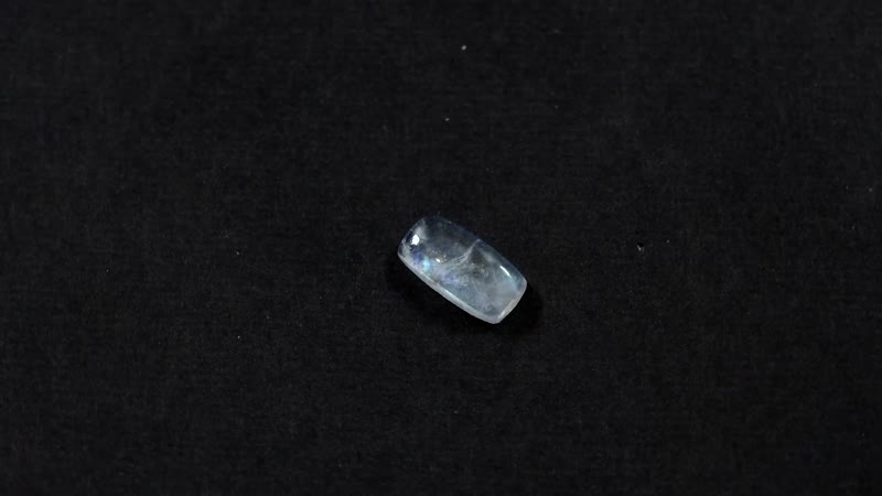 Rainbow Moonstone (Cush 10x5 mm) 1.30 ctw