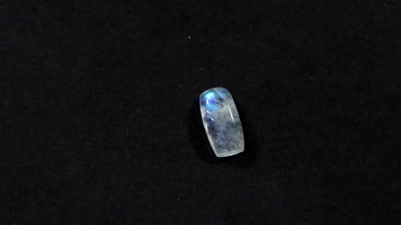 Rainbow Moonstone (Cush 12x6 mm) 2.40 ctw
