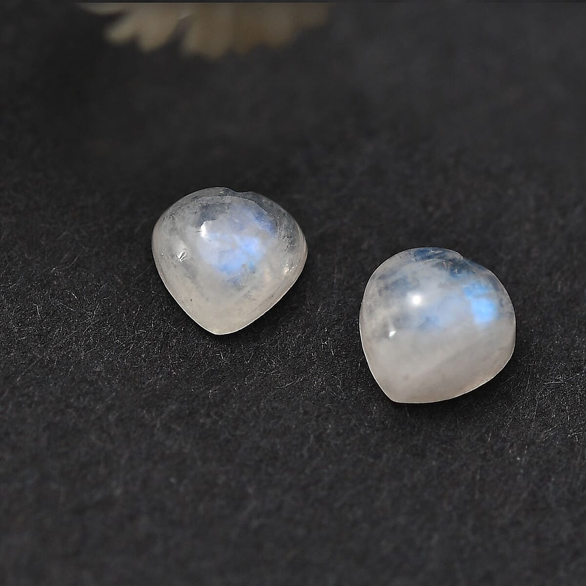 Rainbow Moonstone (Hrt 5 mm) 1.01 ctw image number 1