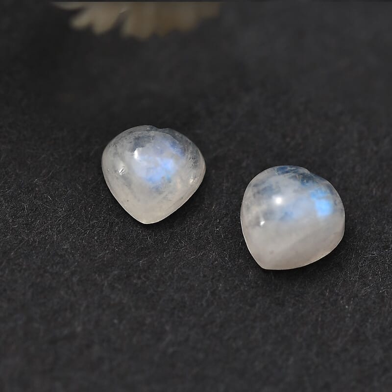 Rainbow Moonstone (Hrt 5 mm) 1.01 ctw