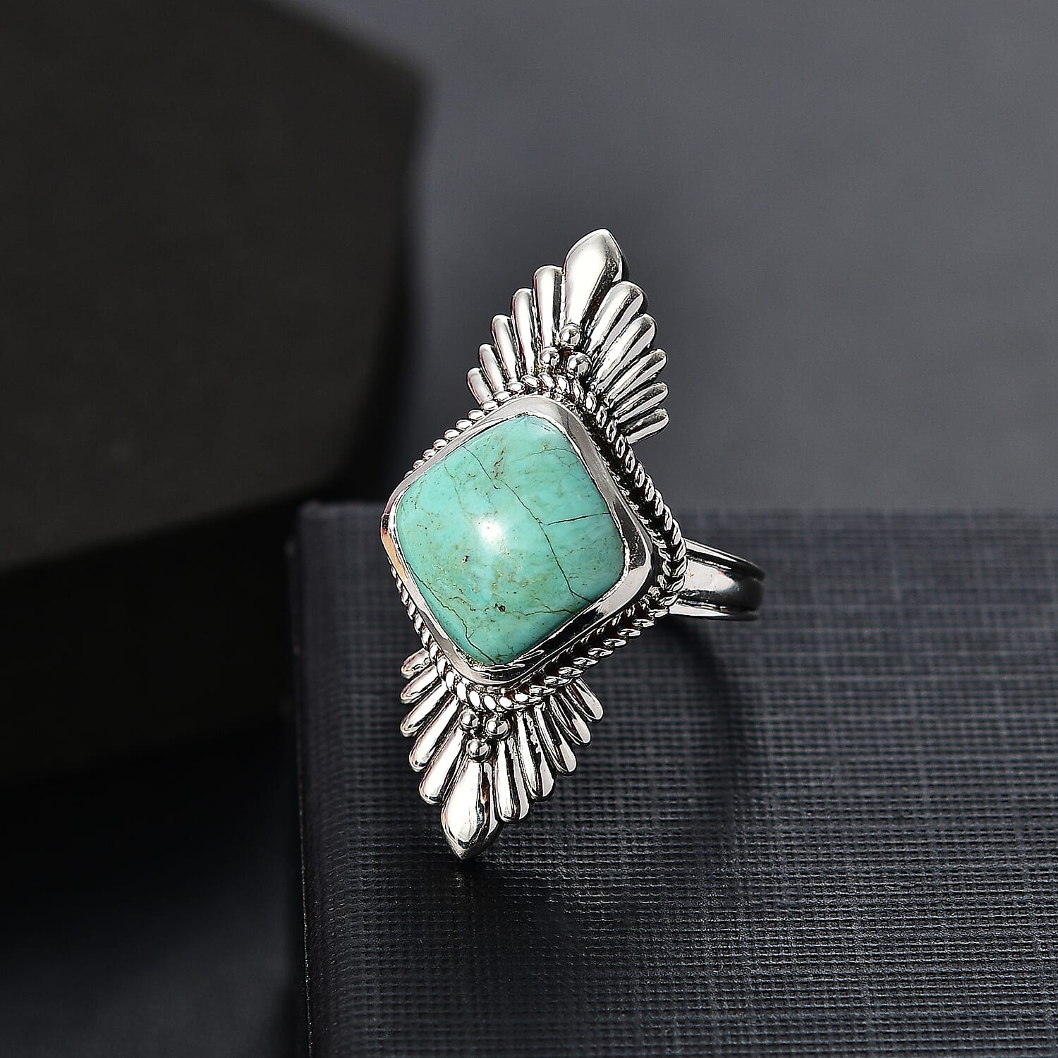 D'Joy Artisan Crafted Royston Turquoise 5.80 ctw Feather Ring in Sterling Silver (Size 9.0)