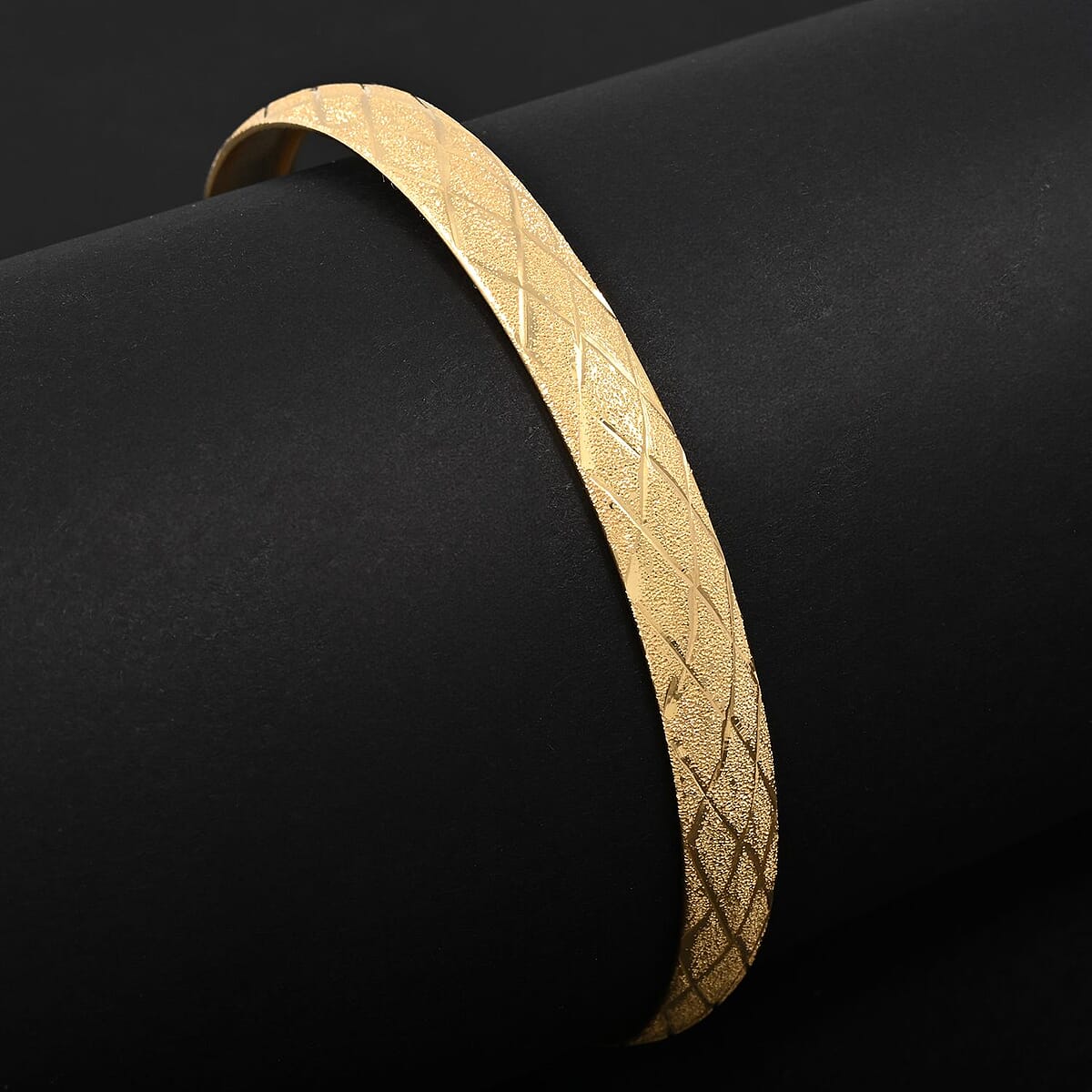 Diamond Cut Sandblasting Bangle Bracelet in 14K Yellow Gold Over Sterling Silver (8.00 In) 4.10 Grams image number 1