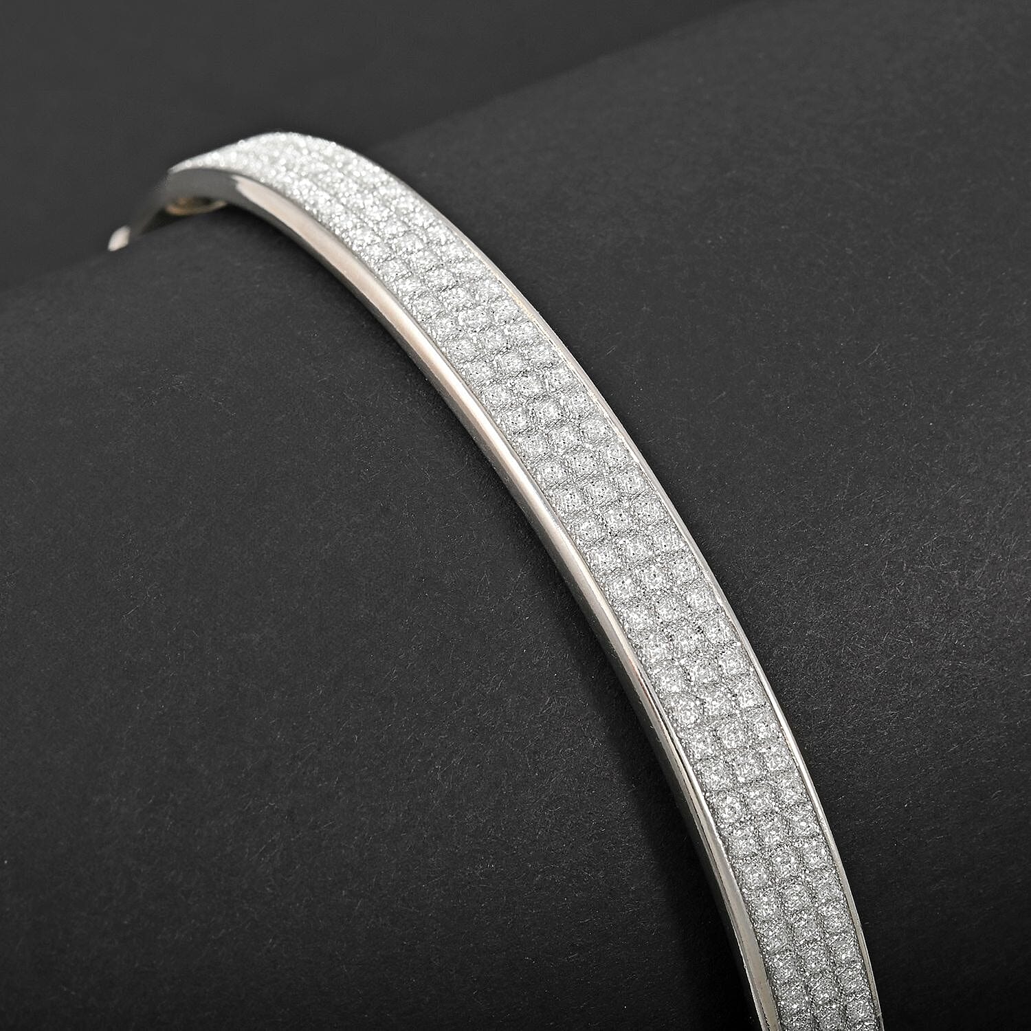 Stardust Bangle Bracelet in Sterling Silver (7.50 In) 13.50 Grams
