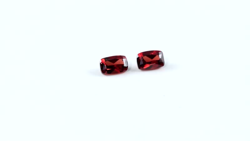 AA Mozambique Garnet Set of 2 (Cush 6x4 mm) 1.51 ctw