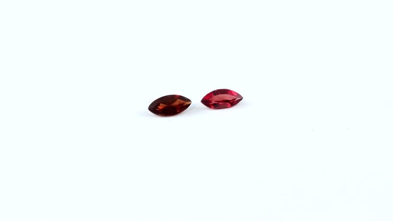Mozambique Garnet Set of 2 (Mrq 6x3 mm) 0.47 ctw