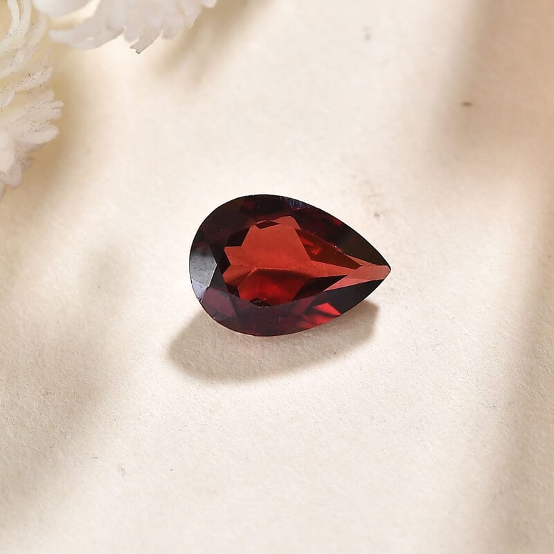 Mozambique Garnet (Pear 10x7 mm) 2.06 ctw