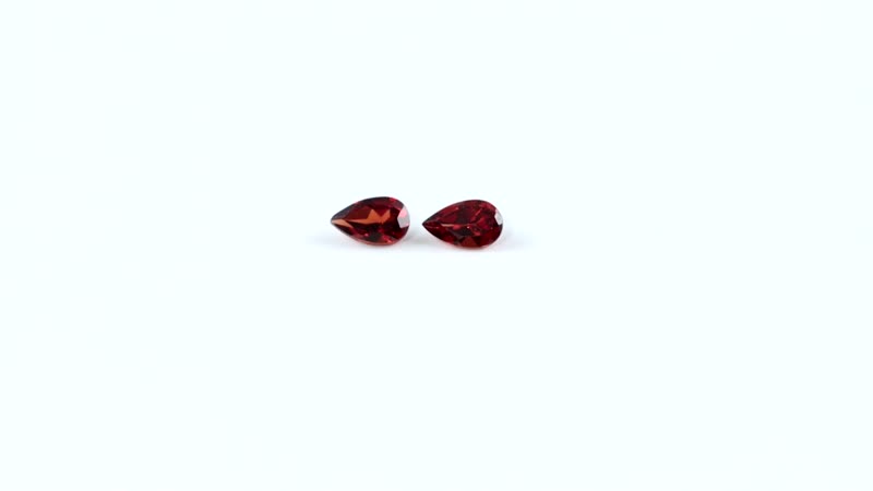 Mozambique Garnet Set of 2 (Pear 5x3 mm) 0.51 ctw