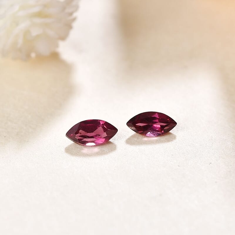 Orissa Rhodolite Garnet Set of 2 (Mrq 5x2.5 mm) 0.38 ctw