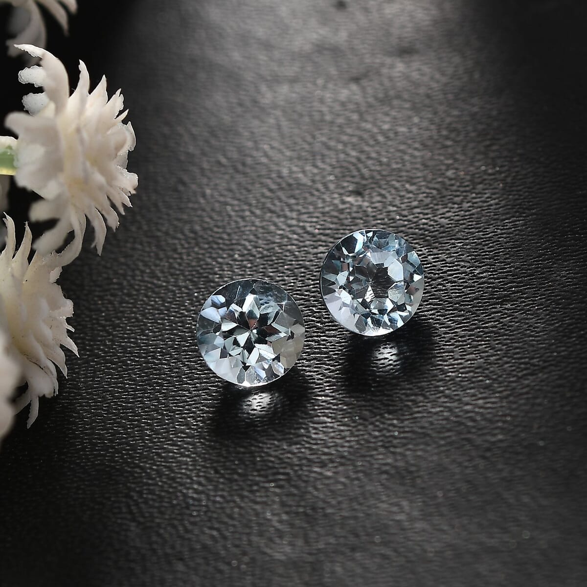Sky Blue Topaz Set of 2 (Rnd 6 mm) 1.25 ctw Loose Gemstone image number 1