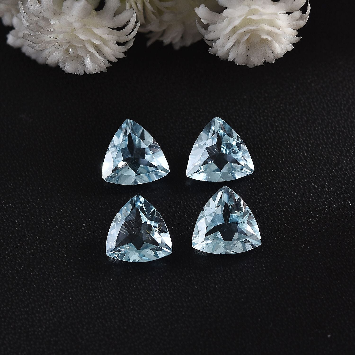 Sky Blue Topaz Set of 4 (Trl 7 mm) 4.46 ctw Loose Gemstone