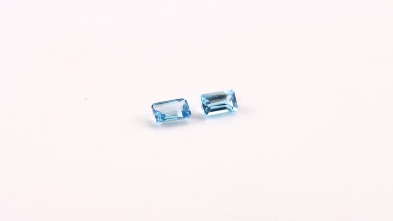 Swiss Blue Topaz Set of 2 (Oct 5x3 mm) 0.70 ctw
