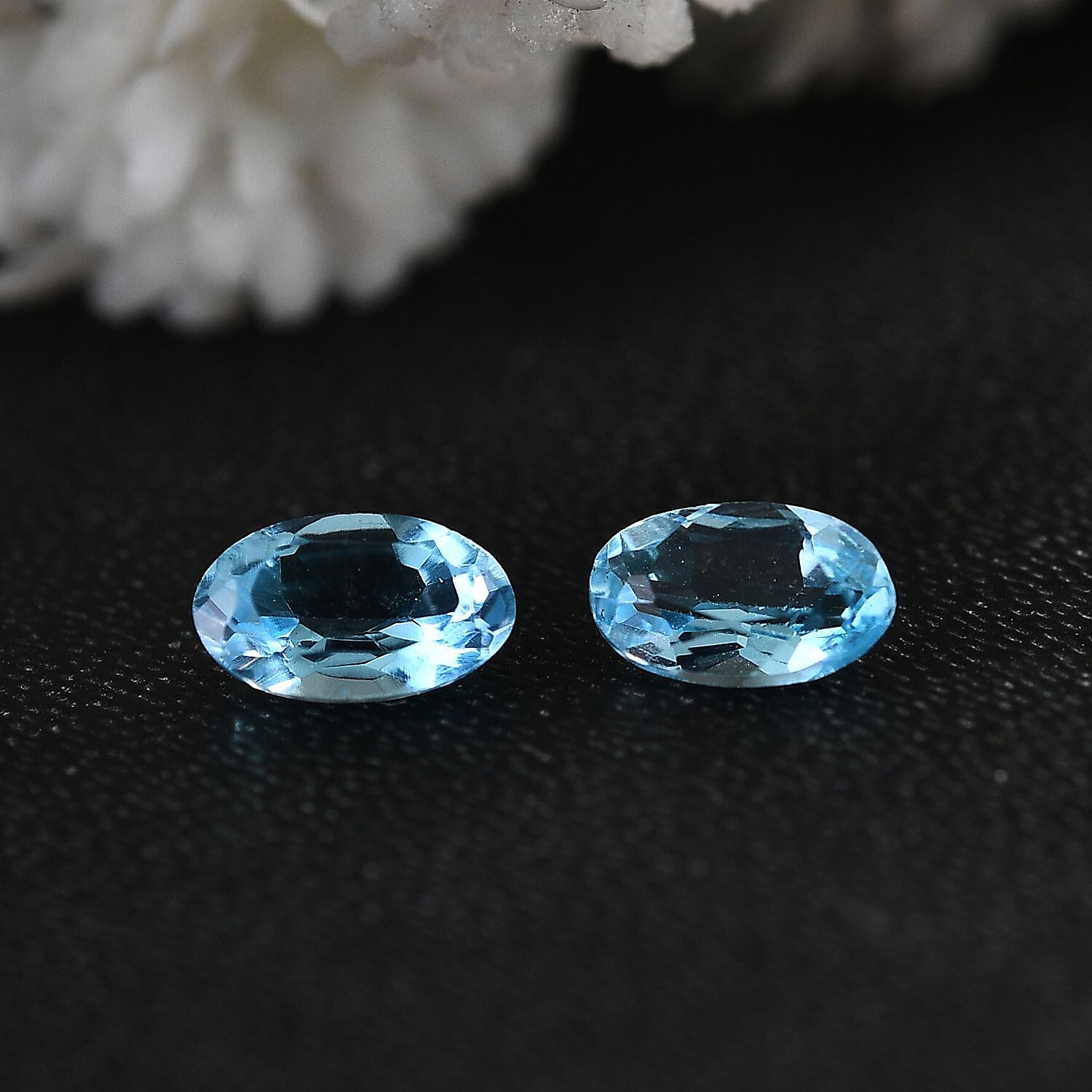 Swiss Blue Topaz Set of 2 (Oval 5x3 mm) 0.49 ctw