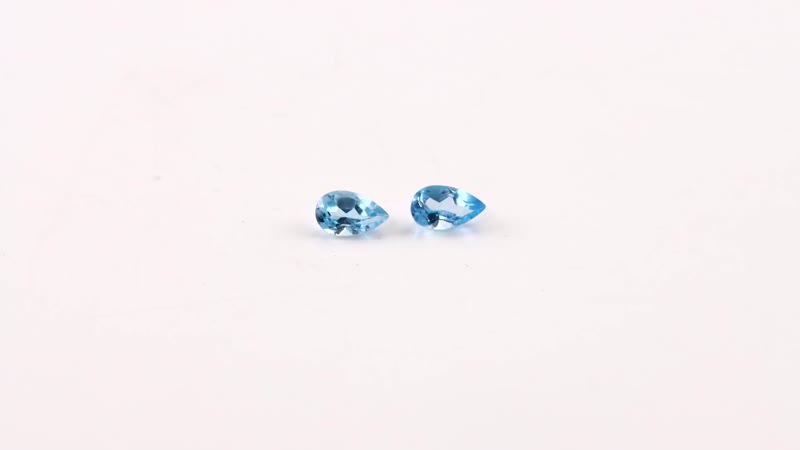 Swiss Blue Topaz Set of 2 (Pear 5x3 mm) 0.47 ctw