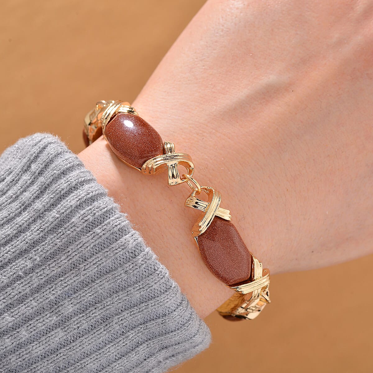 Golden Sunstone 65.00 ctw Molto Kiss Bracelet in Goldtone (6-8In) image number 1