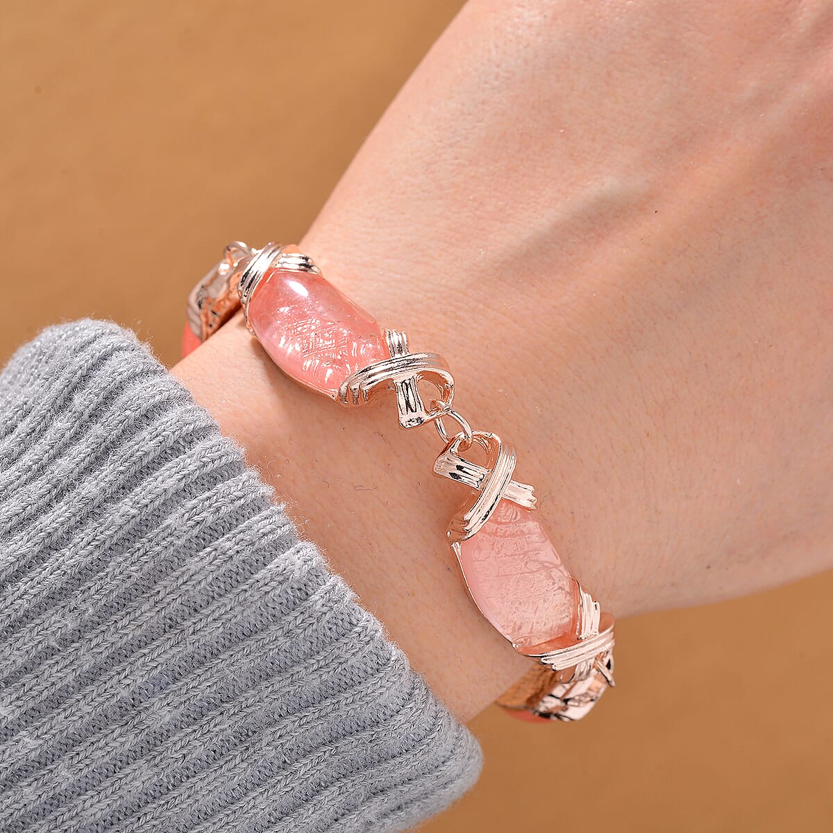 Cherry Quartz 65.00 ctw Molto Kiss Bracelet in Rosetone (6-8In) image number 1