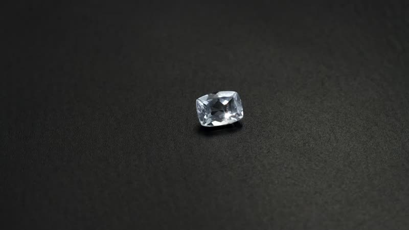 White Topaz (Cushion 8x6 mm) 1.67 ctw