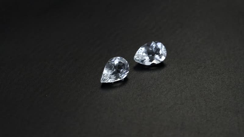 White Topaz Set of 2 (Pear 10x7 mm) 4.34 ctw