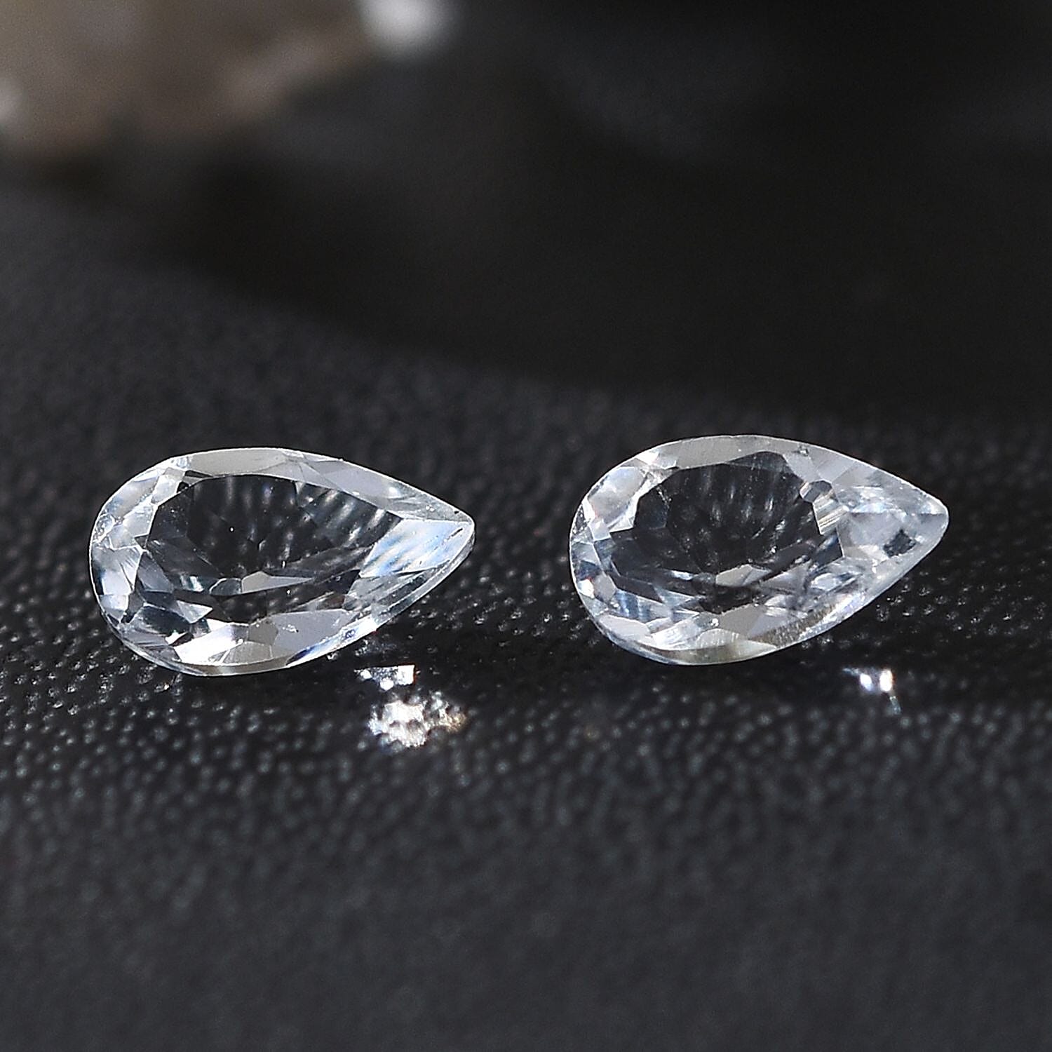 White Topaz Set of 2 (Pear 5x3 mm) 0.49 ctw