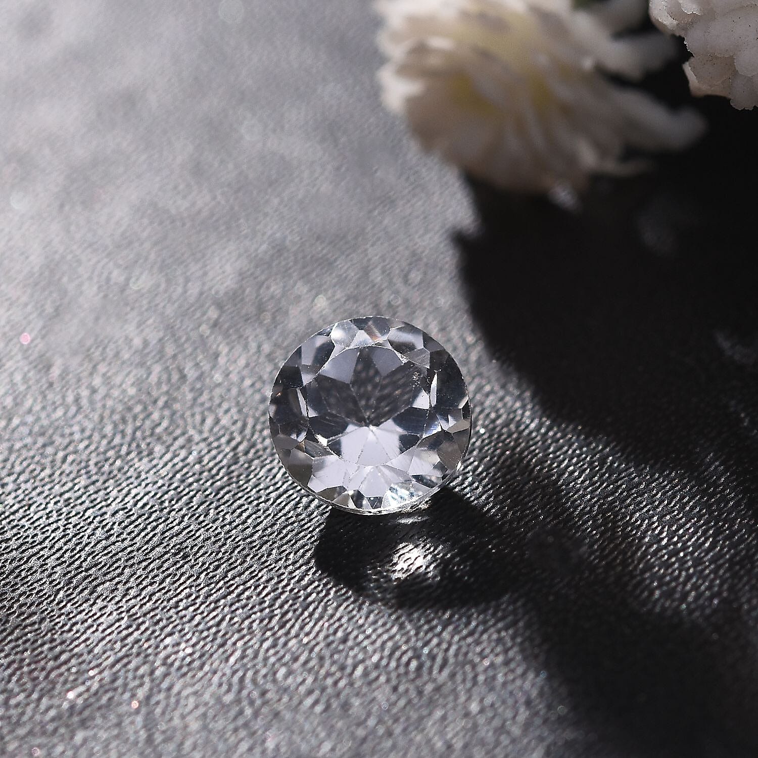 White Topaz (Round 7 mm) 1.45 ctw