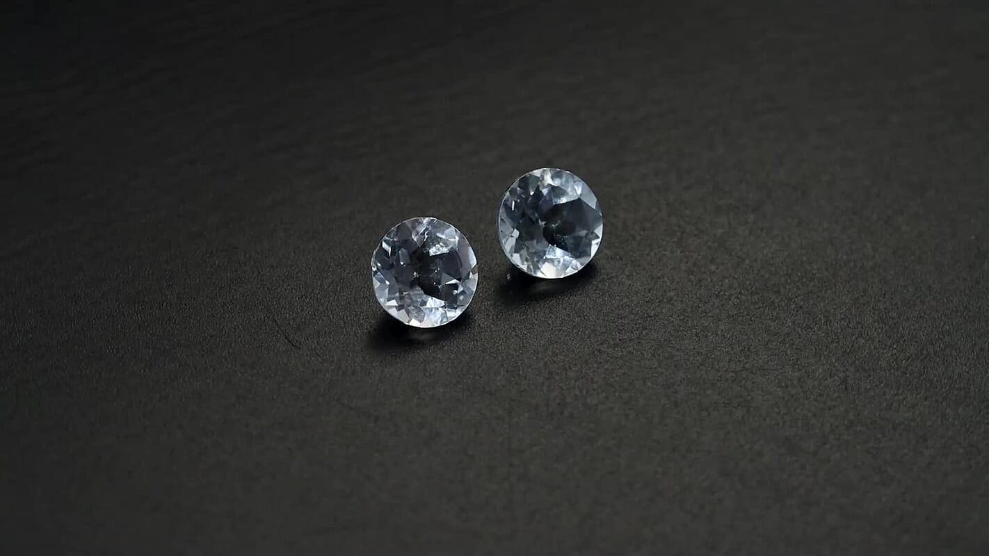 White Topaz Set of 2 (Rnd 8 mm) 3.80 ctw
