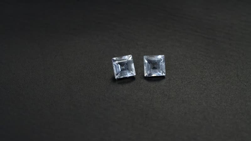 White Topaz Set of 2 (Sqr 6 mm) 2.60 ctw
