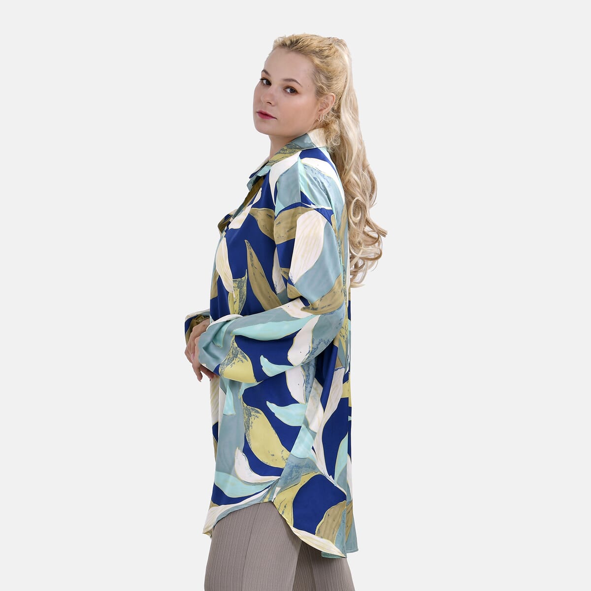 La Marey Blue Floral Oversized Soft Satin Button-Up Collared Shirt – S/M image number 2
