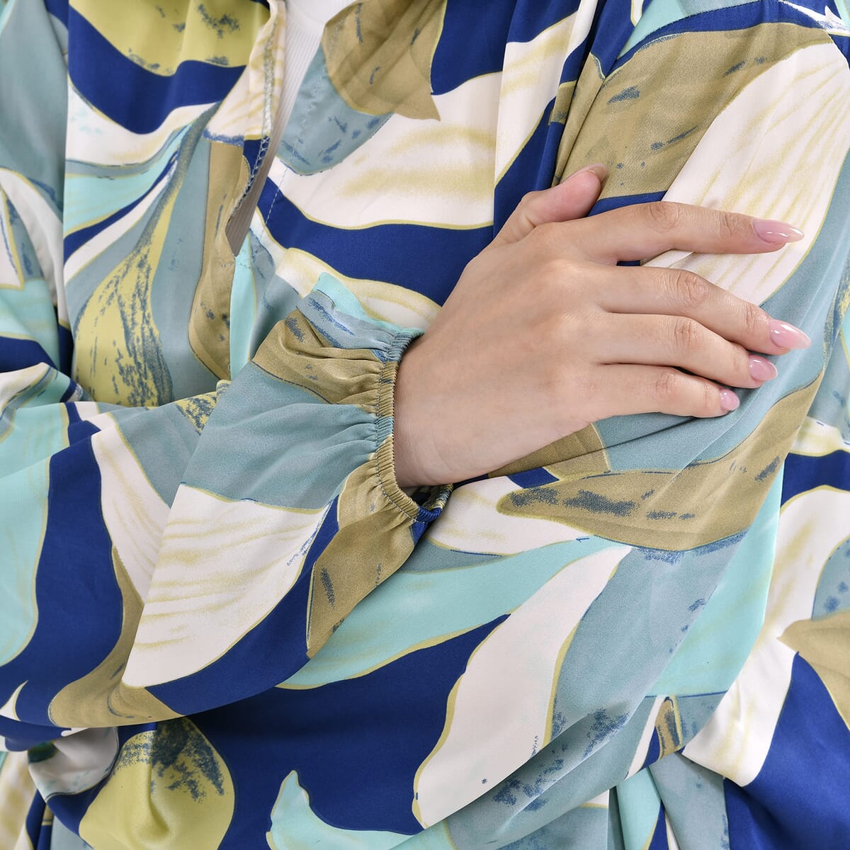 La Marey Blue Floral Oversized Soft Satin Button-Up Collared Shirt – S/M image number 5